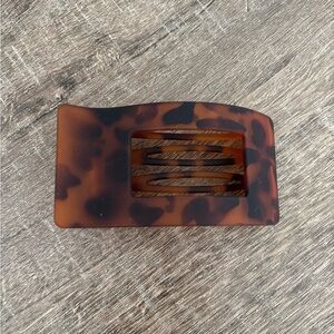 NWOT Tortoise Shell Flat Claw Clip